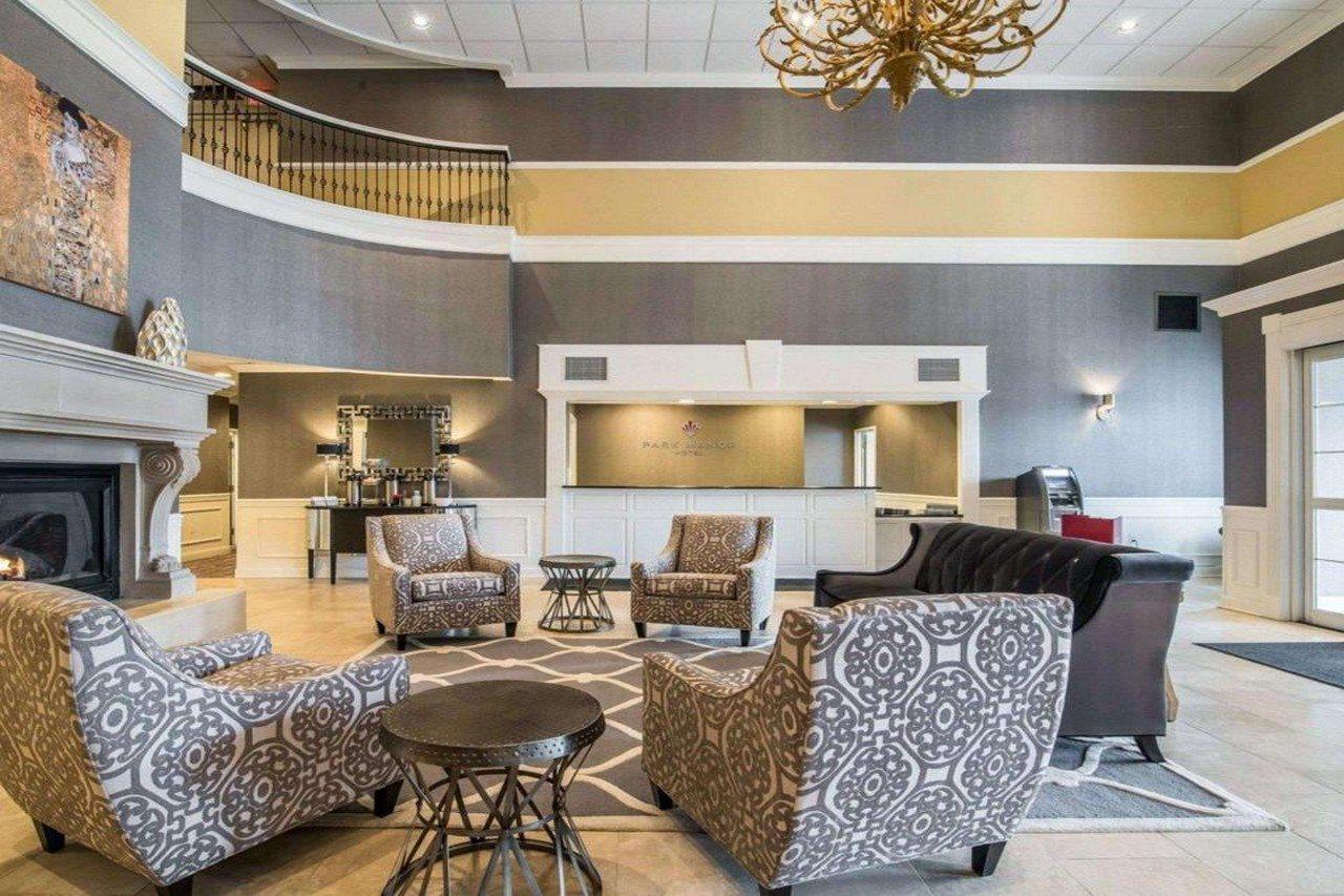 Park Manor Hotel クリフトン・パーク エクステリア 写真 The lobby of the Best Western Premier Executive Residency Royal Palm Beach