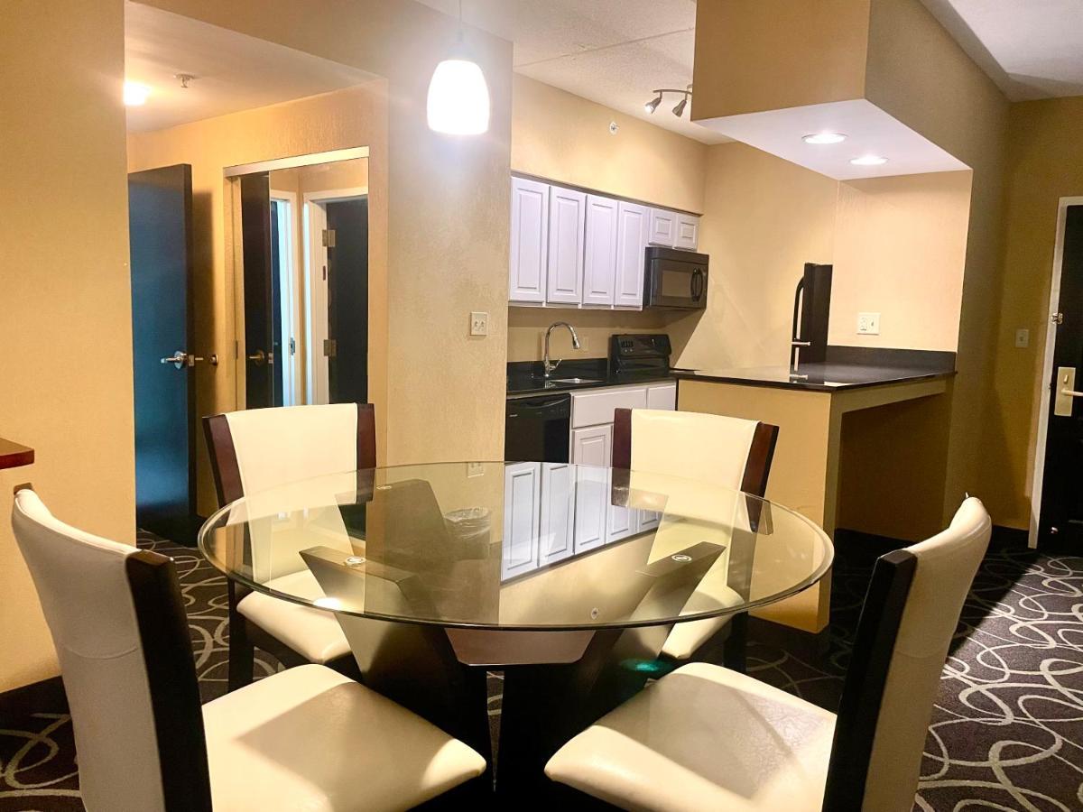 Park Manor Hotel クリフトン・パーク エクステリア 写真 A kitchen in a suite at the Hilton San Francisco