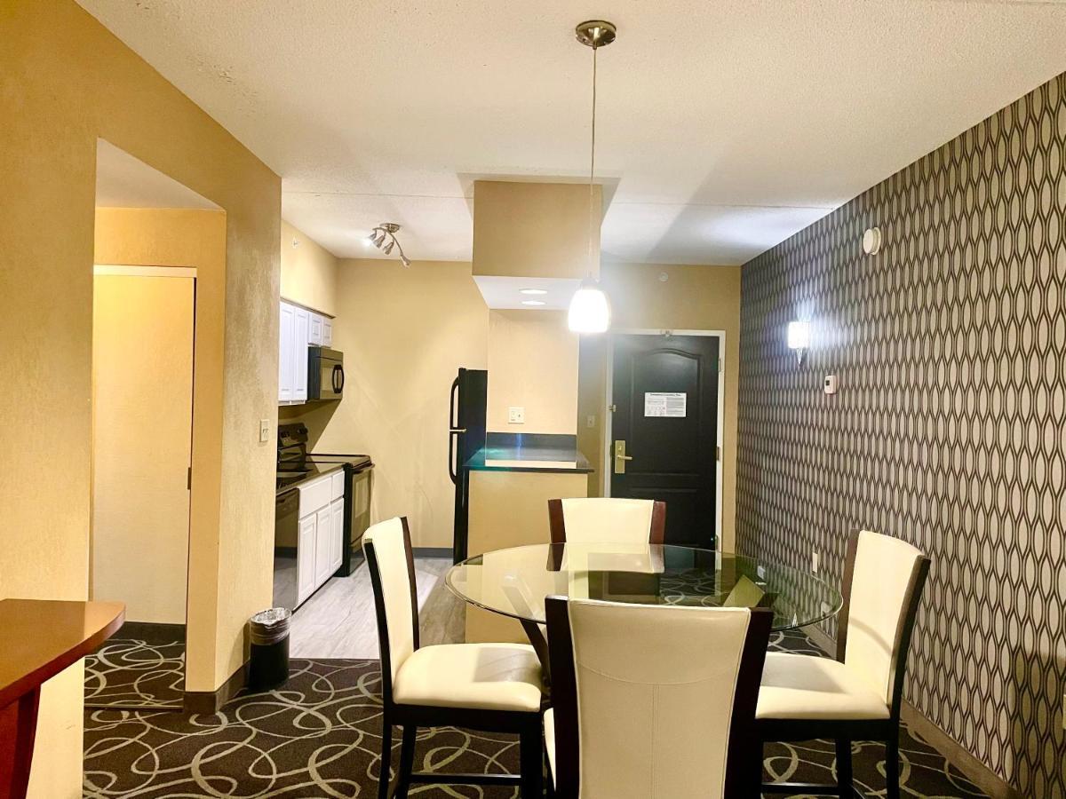Park Manor Hotel クリフトン・パーク エクステリア 写真 A suite at the Hilton Garden Inn in San Francisco