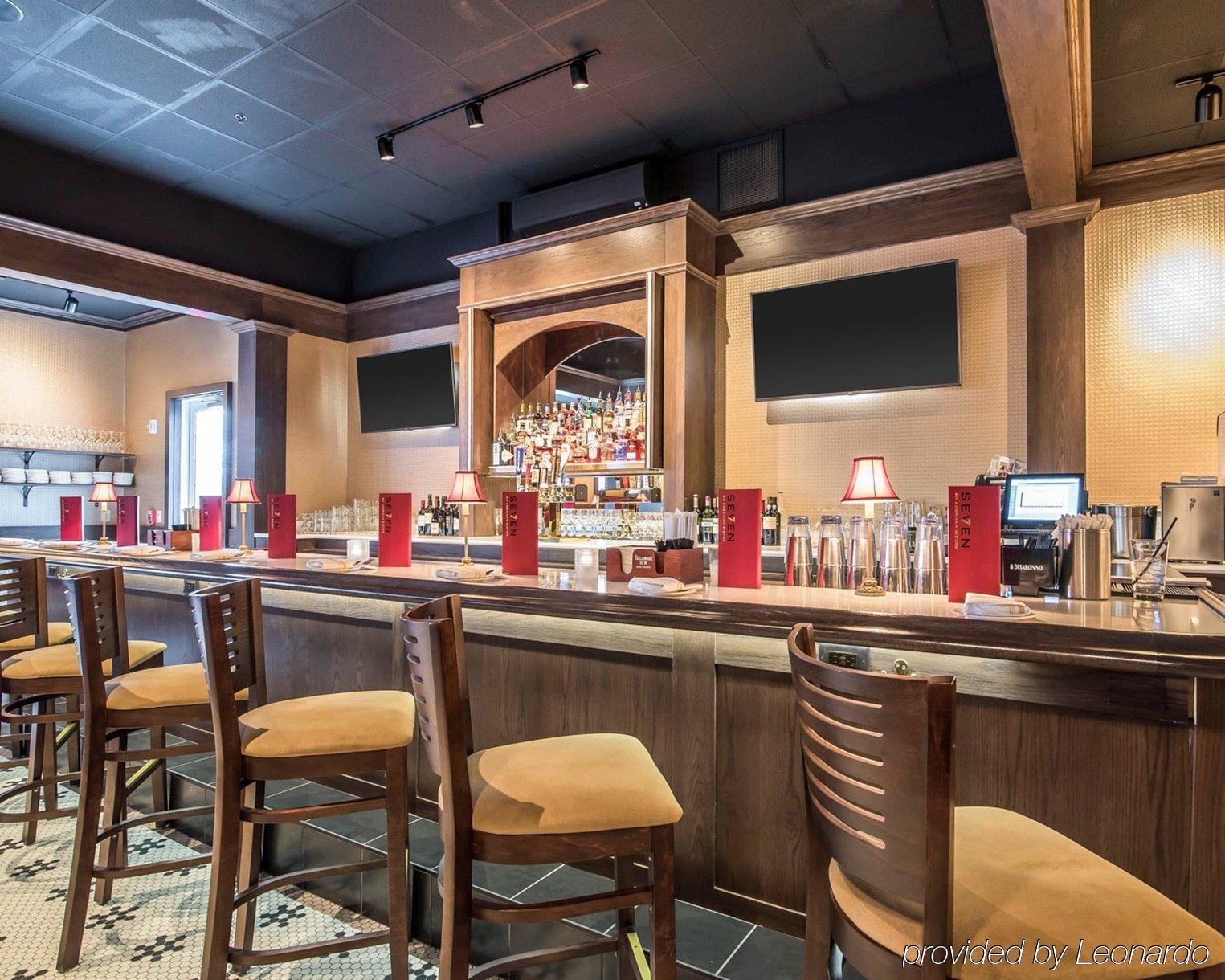Park Manor Hotel クリフトン・パーク エクステリア 写真 The bar at the restaurant