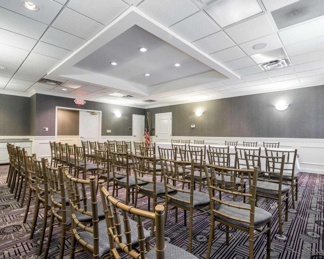 Park Manor Hotel クリフトン・パーク エクステリア 写真 The ballroom at the 2016 National Society Daughters of the American Colonists Conference