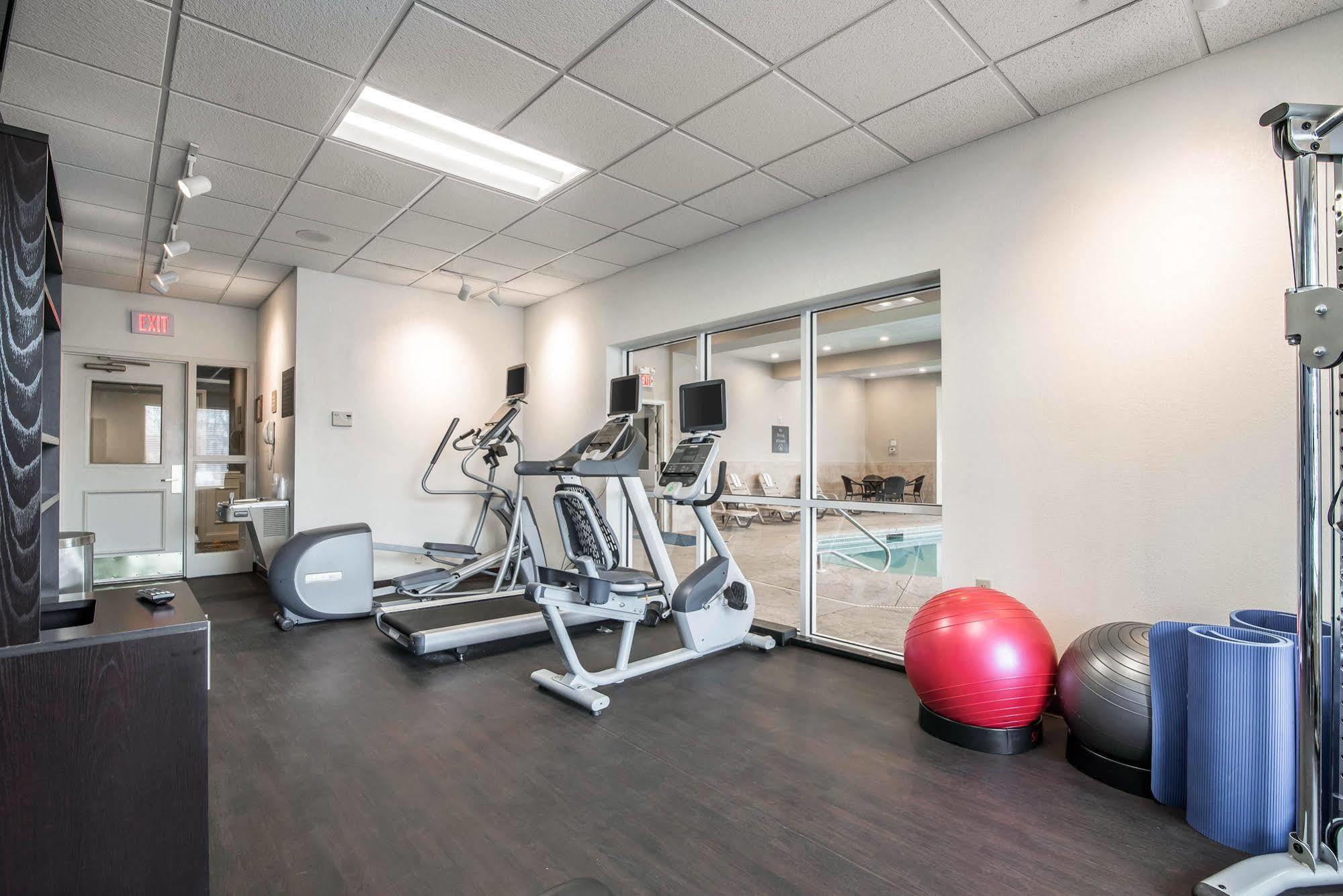 Park Manor Hotel クリフトン・パーク エクステリア 写真 The fitness center at the 100 North Main Street location